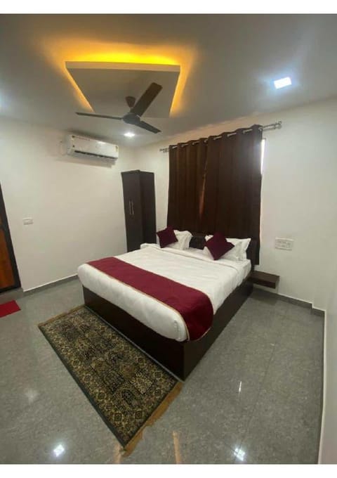 Hotel Mahakal Palace Vacation rental in Lucknow