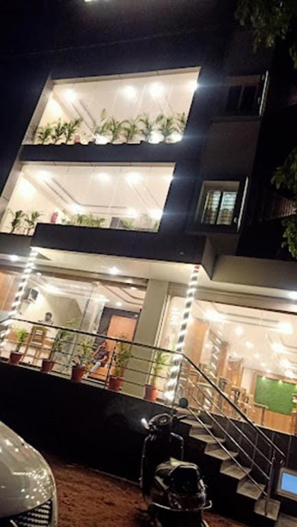 Hotel Elysian Premium Vacation rental in Bhubaneswar