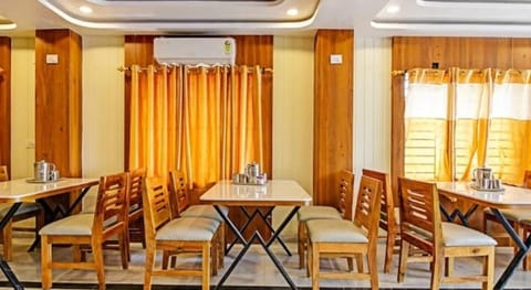 Hotel Elysian Premium Vacation rental in Bhubaneswar