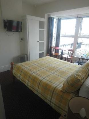 Fairways Guest House Vacation rental in Newquay