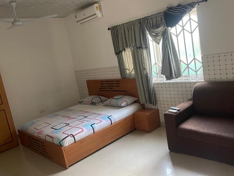 MAC-P GUESTHOUSE  Vacation rental in Accra