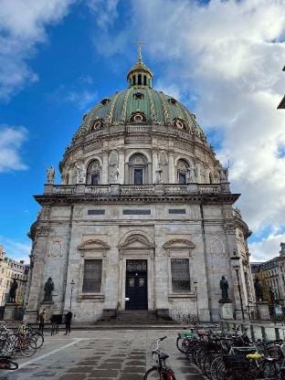 Perfect Couples Retreat in Urban Area Apartment in Frederiksberg