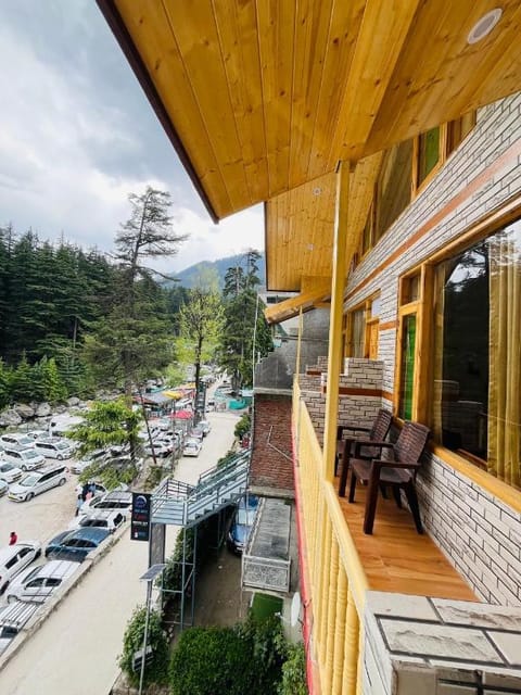 THE MASSIF STAY Vacation rental in Manali