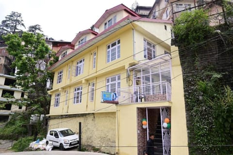 Goroomgo Krishna BNB Guest House Shimla Vacation rental in Shimla