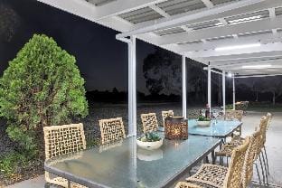 Spacious Bulla Homestead Stay Location de vacances in Diggers Rest