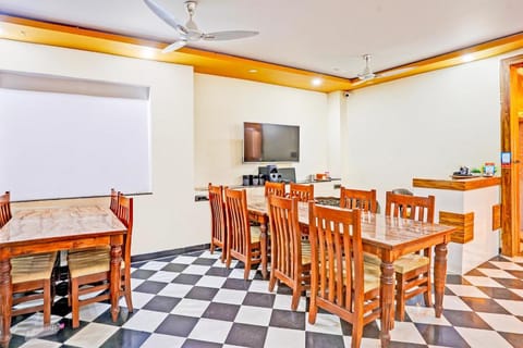 OYO The Paradise Restaurant Vacation rental in Udaipur