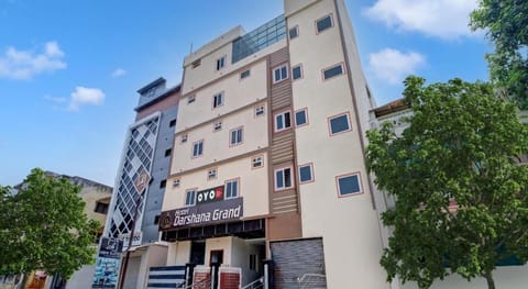 OYO Hotel Darshana Grand Vacation rental in Guntur