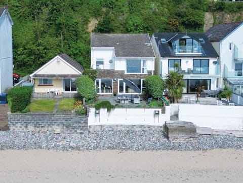 Rainbow Leap - 5 Bed Holiday Home - Saundersfoot Vacation rental in Saundersfoot