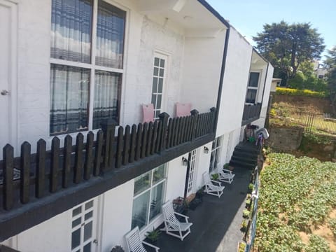 Shiny cot  Vacation rental in Nuwara Eliya