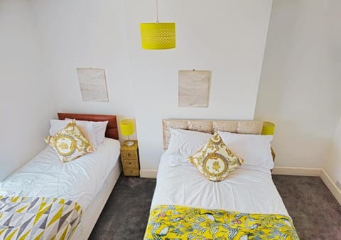 PRIVATE ROOM TOWN CENTRE FREE PARKING Vacation rental in Aylesbury