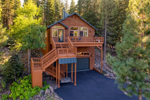 Welcome to Golden Summit!