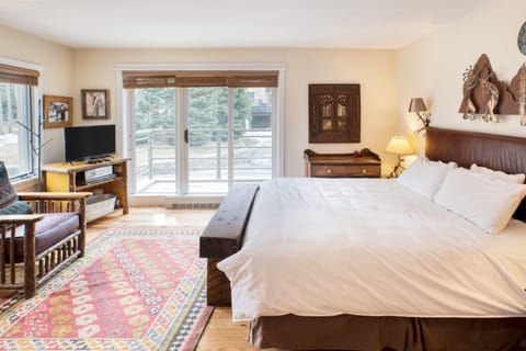 Kitchenette with the essentials.