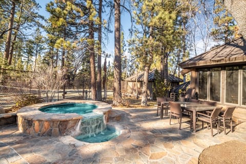 Hot tub and al fresco dining area.