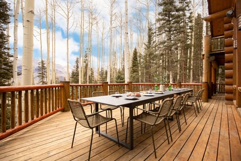 Expansive decks to take in the great outdoors.