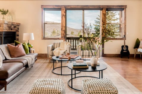 Cozy living room with mountain views.