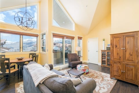 Vaulted ceilings and tons of natural light. (40A)