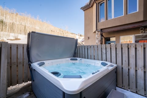 Communal hot tub.