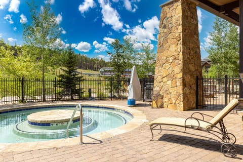 Access to the hot tub!