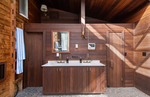 Home features a sauna.