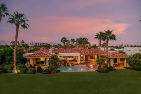 Your paradise in La Quinta awaits.