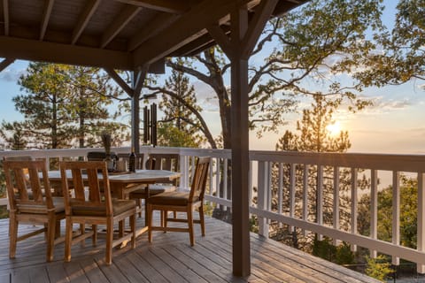 Al fresco dining with incredible views.