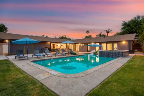 Welcome to your poolside Coachella retreat!