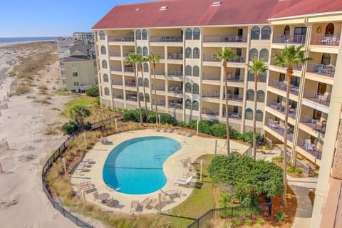 Private community ocean pool.