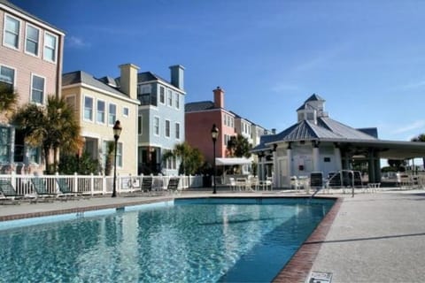 Wonderful communal pool.