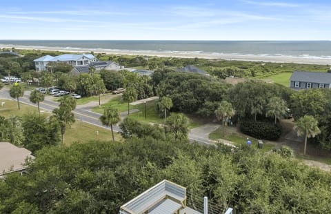 Steps to the beach!