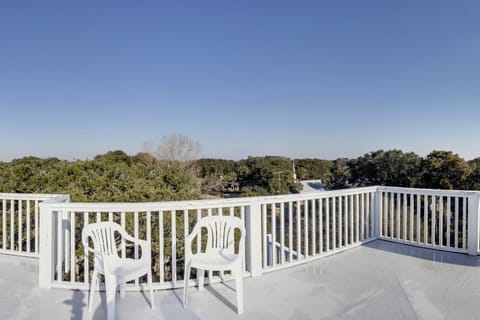 Roof Top Deck.