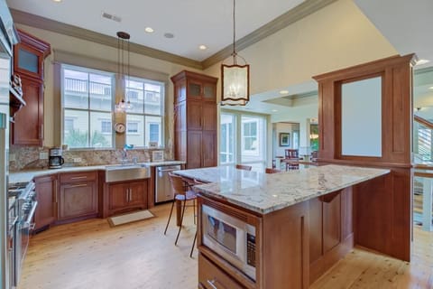 Outstanding kitchen.