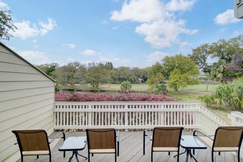 Beautiful Porch overlooking Lagoon & Golf