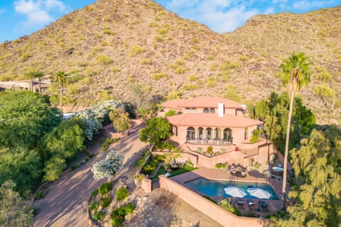 Large lot with desert mountains as a backdrop.