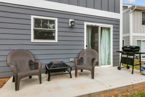 Hang out on the patio, fire up the grill, or hang out around the firepit.