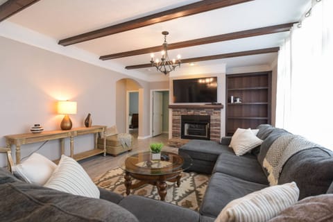 Embraces the beauty of simplicity.