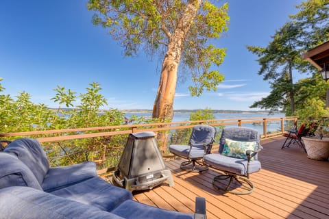 This deck is designed for ultimate leisure.