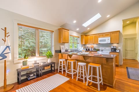 Breakfast nook at the kitchen.