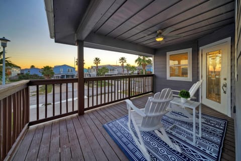 Gather and unwind on the deck.