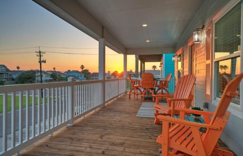 Catch the stunning sunset from the spacious deck.