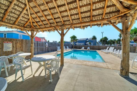 Poolside bliss.