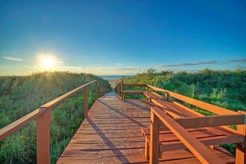 Trail to shore.