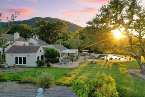 A luxury Sonoma group escape is waiting.