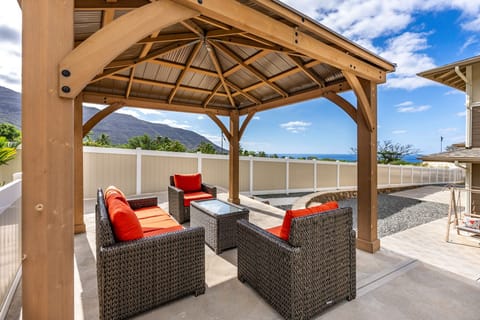 Gazebo lounge looking toward the ocean.