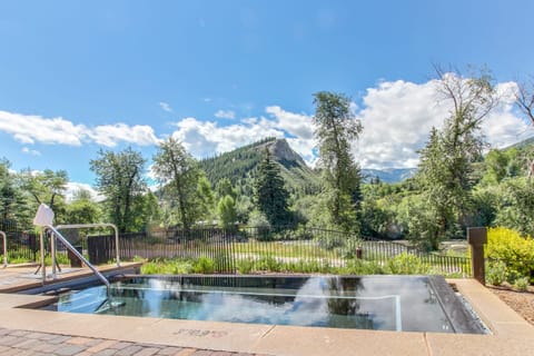 Located in the Westin Riverfront Resort, you'll have access to amenities, including a hot tub with mountain views.