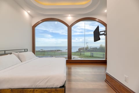 Select bedrooms feature water views (Bedroom 3 pictured).