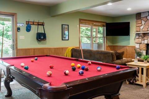 Pool table