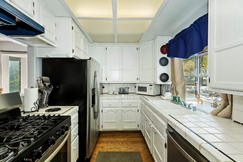 Modern amenities in the kitchen.