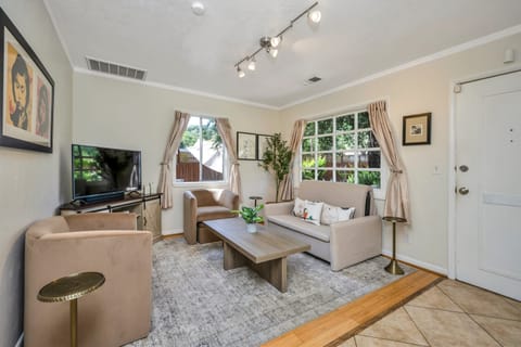 Welcome to Grapevine Cottage!