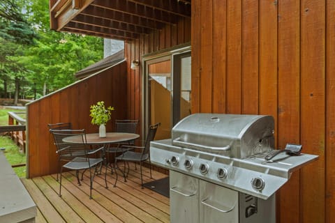 BBQ grill and al fresco dining.