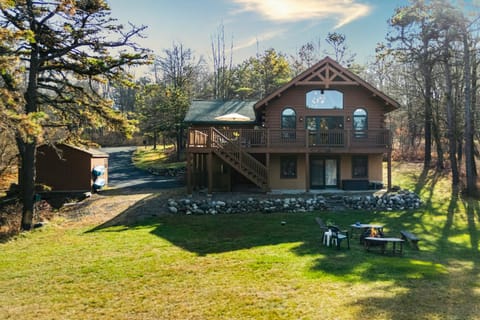 Experience the essence of waterfront living at Deer Haven Cabin!